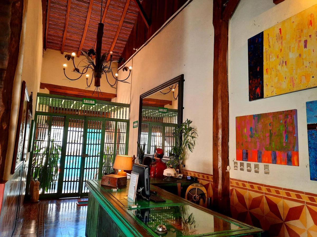 Hotel La Posada Del Doctor Леон Экстерьер фото